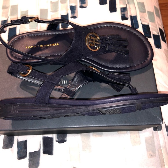 Authentic New Tommy Hilfiger Thong Sandals W/Tassels. Size 7 - Picture 2 of 12